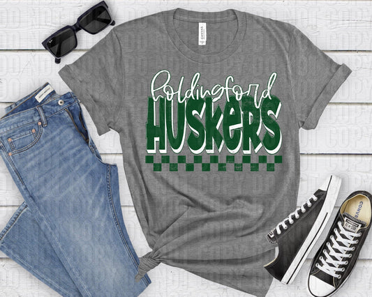 Holdingford Huskies White Green Grunge-Lovie T Designs