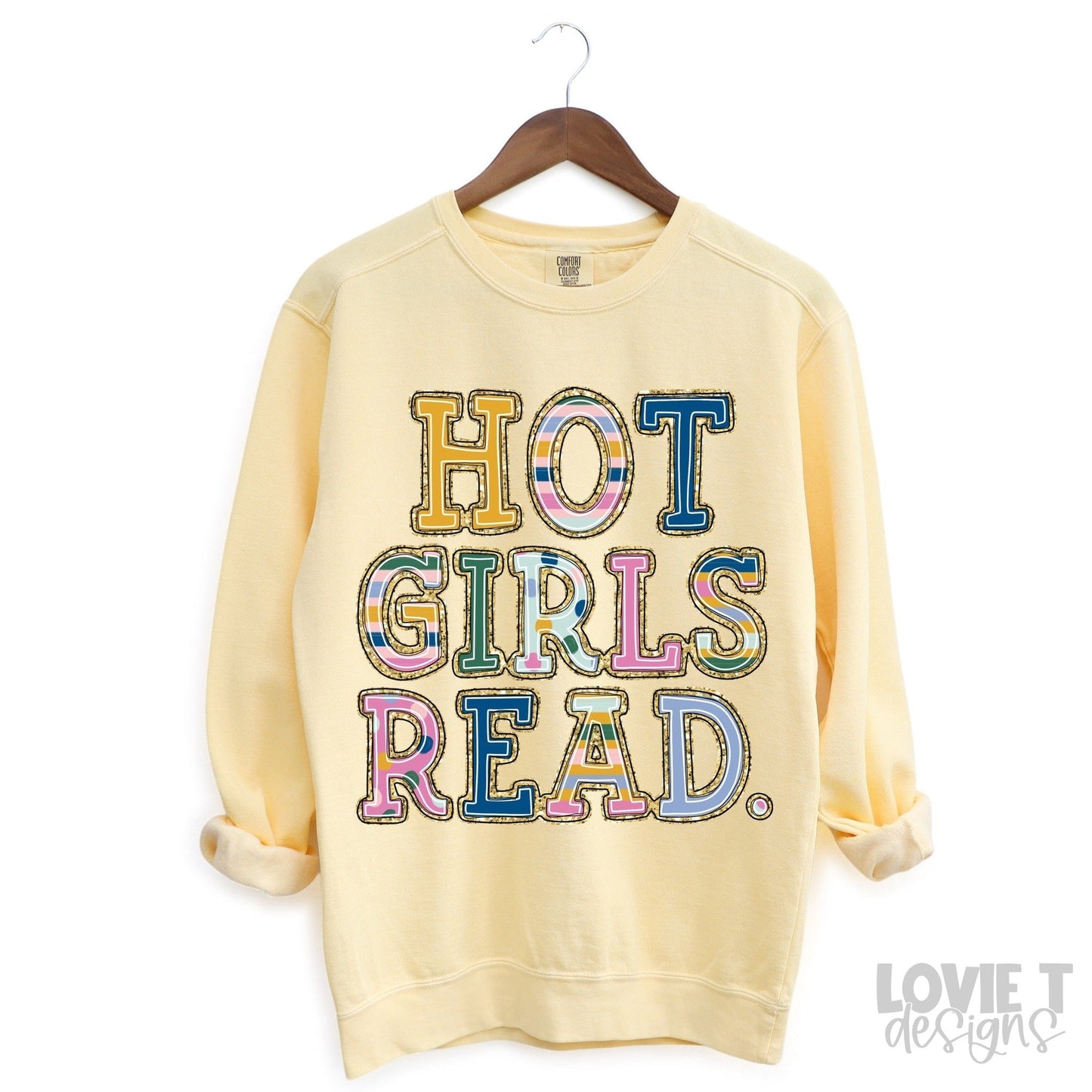 Hot Girls Read-Lovie T Designs